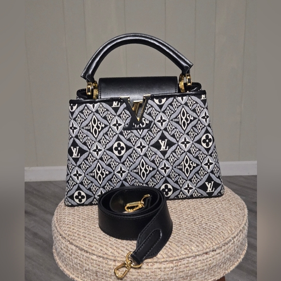 unbranded Handbags - Black & Navy Patterned Bag